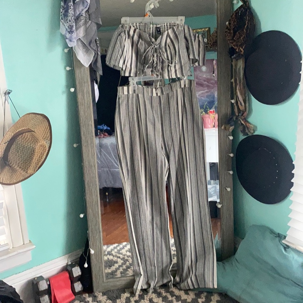 Matching pant set XL grey and white stripe